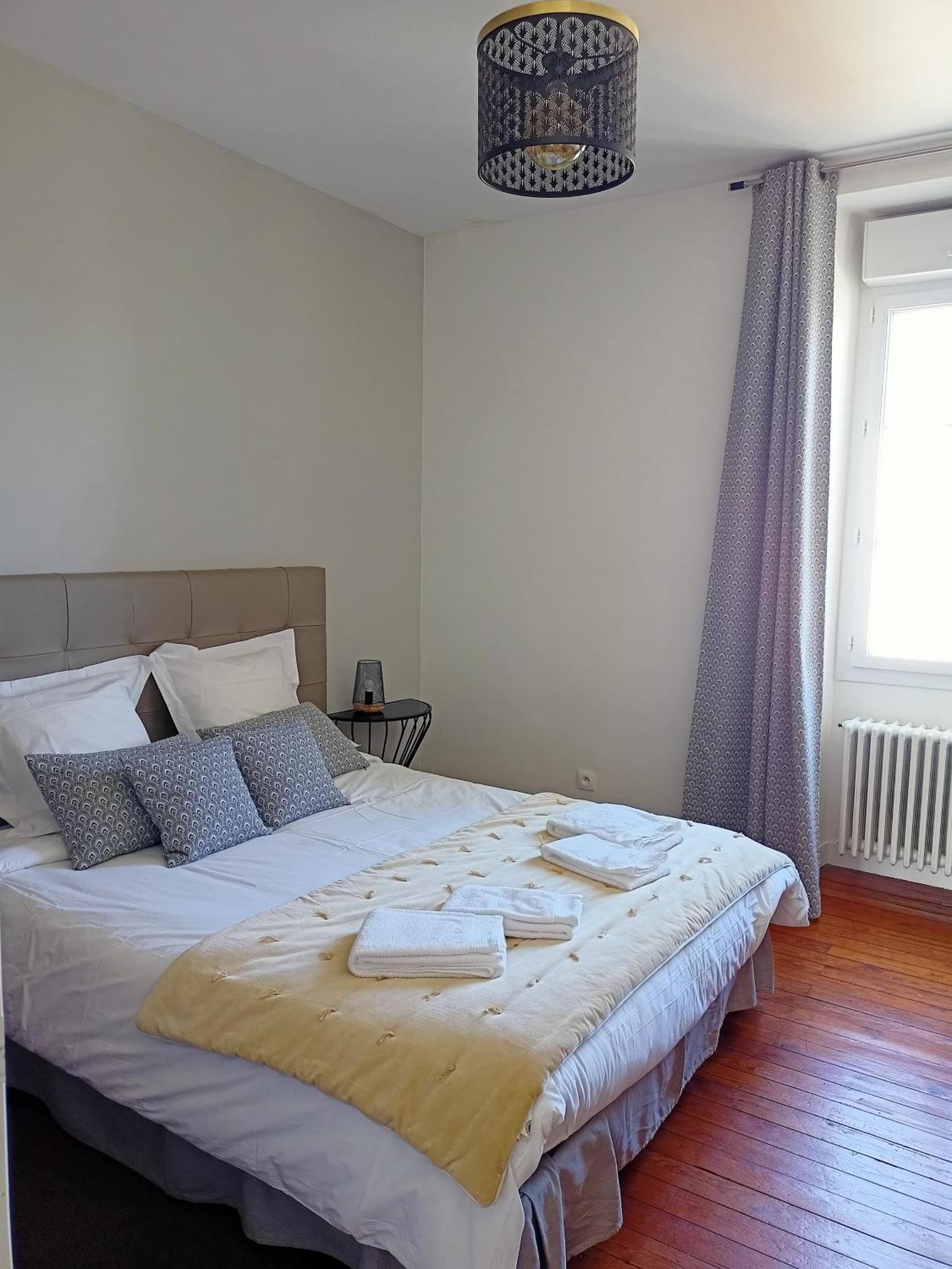 Les Suites Angevines อองเชร์ ภายนอก รูปภาพ
