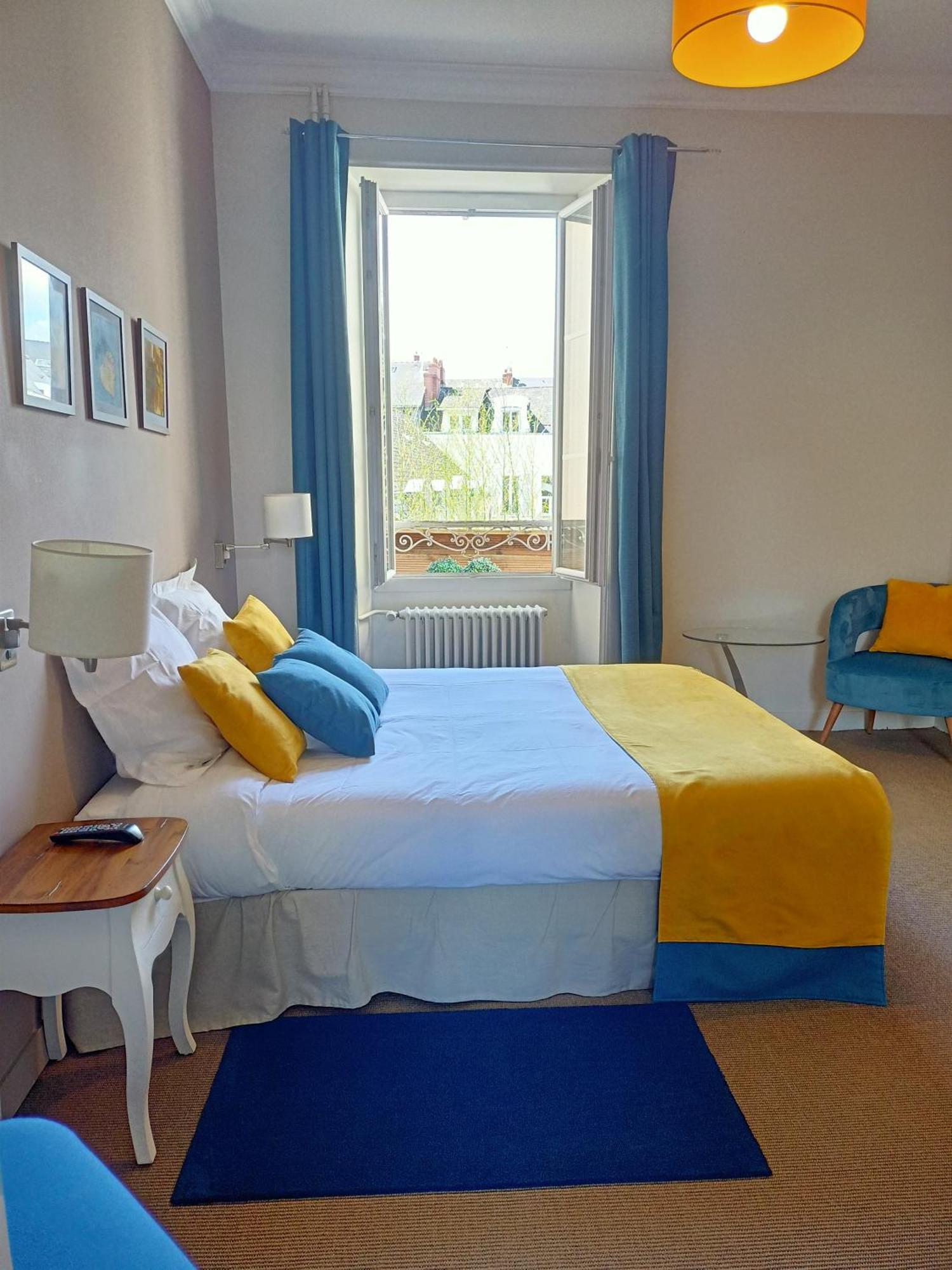 Les Suites Angevines อองเชร์ ภายนอก รูปภาพ